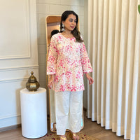 Elegant Floral Pink Short Top for Women β Chic & Comfortable Everyday Wear