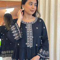 Latest Black Short Top for Women β Stylish, Modern & Easy-to-Style Fashion