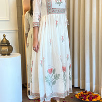 Latest White Anarkali for Women β Stylish Ethnic Wear for Festive & Wedding Looks