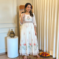 Latest White Anarkali for Women β Stylish Ethnic Wear for Festive & Wedding Looks