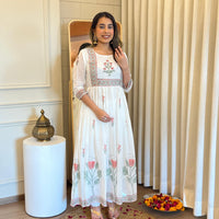 Latest White Anarkali for Women β Stylish Ethnic Wear for Festive & Wedding Looks