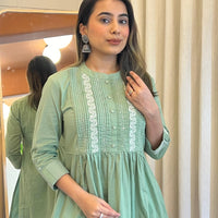 Green Short Top for Women – Elegant and Classy Fashion for Work and Evening Wear