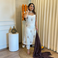 Premium White Dupatta Set for Women – Traditional Look with a Modern Twist