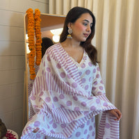 Elegant White Dupatta Set for Women – A Timeless Ethnic Outfit for Every Occasion