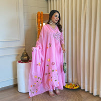 Stylish Pink Dupatta Set for Women – A Charming & Versatile Ethnic Attire
