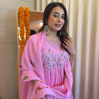 Stylish Pink Dupatta Set for Women – A Charming & Versatile Ethnic Attire