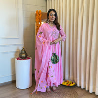 Stylish Pink Dupatta Set for Women – A Charming & Versatile Ethnic Attire