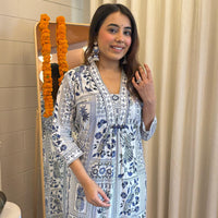 Latest Women's Grey Dupatta Set – A Modern Take on Traditional Outfits