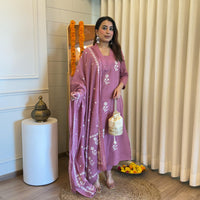 Stylish Women’s Pink Dupatta Set – Traditional Outfit with Modern Appeal