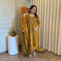 Traditional Yet Trendy Yellow Dupatta Set for Women – Ideal for Day Functions