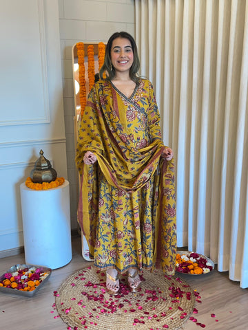 Trendy Dark Yellow Anarkali Set for Women – A Timeless Addition to Your Ethnic Wardrobe