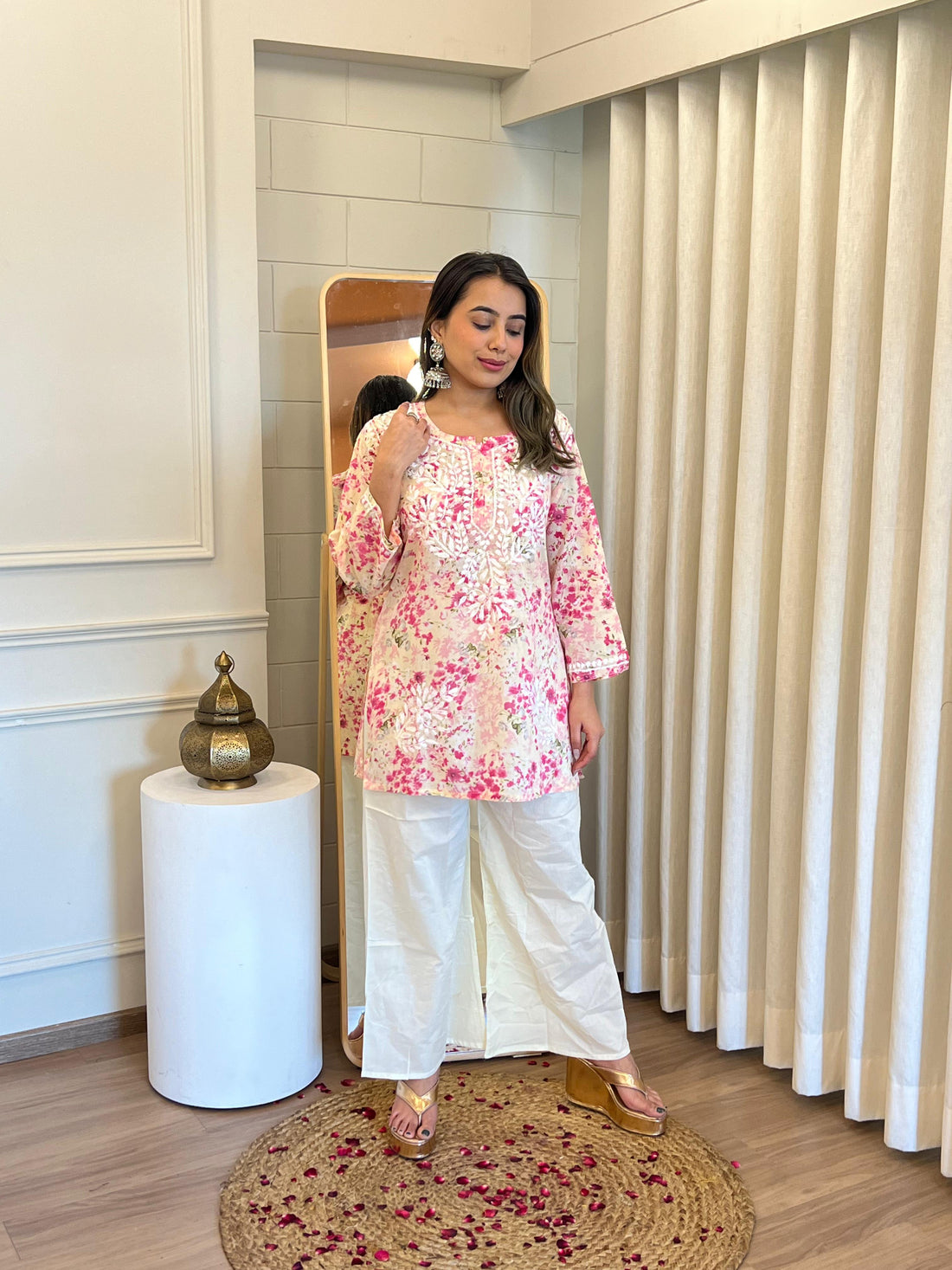 Elegant Floral Pink Short Top for Women – Chic & Comfortable Everyday Wear