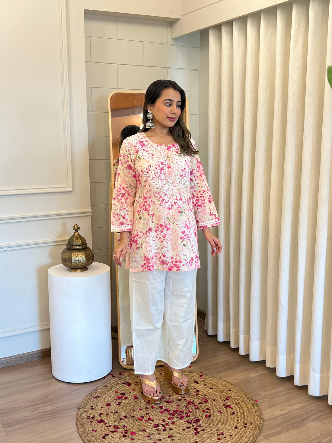 Elegant Floral Pink Short Top for Women – Chic & Comfortable Everyday Wear