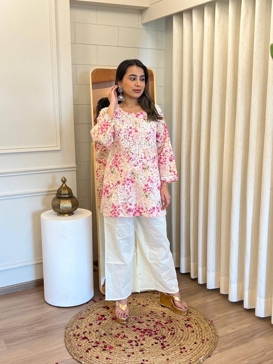 Elegant Floral Pink Short Top for Women – Chic & Comfortable Everyday Wear