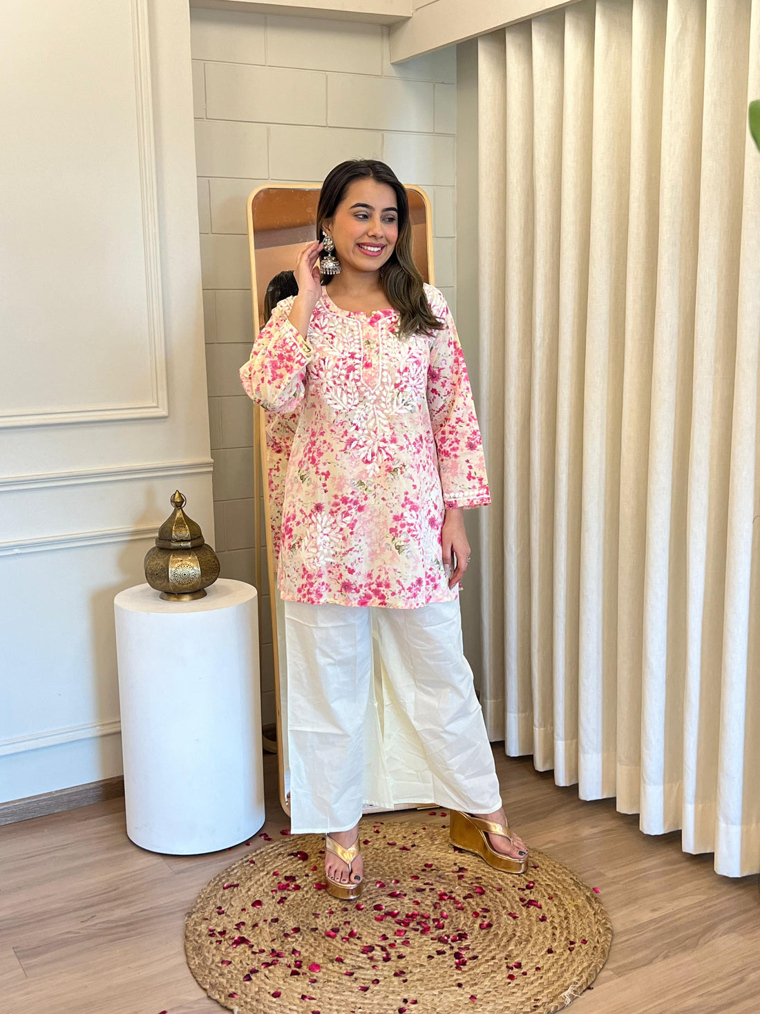 Elegant Floral Pink Short Top for Women – Chic & Comfortable Everyday Wear