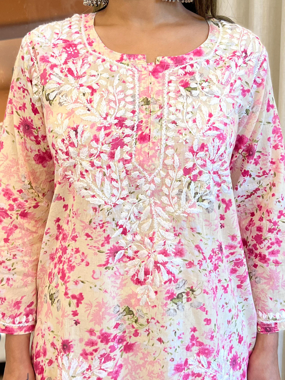Elegant Floral Pink Short Top for Women – Chic & Comfortable Everyday Wear