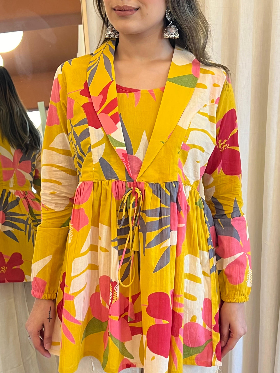 Latest Yellow Short Top for Women – Chic, Modern & Easy-to-Style Western Wear