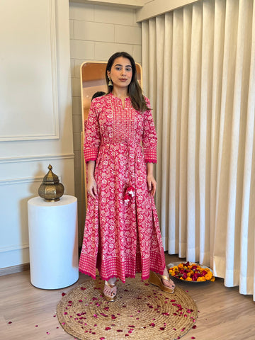 Pink Anarkali Dress for Women – A Perfect Blend of Tradition & Modern Fashion
