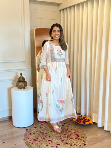 Latest White Anarkali for Women – Stylish Ethnic Wear for Festive & Wedding Looks