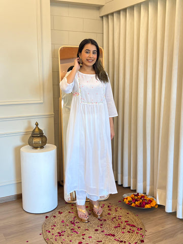 Stylish White Pant Set for Women – A Must-Have Western Wear for Formal & Casual Events
