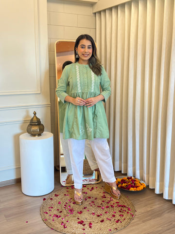Green Short Top for Women – Elegant and Classy Fashion for Work and Evening Wear