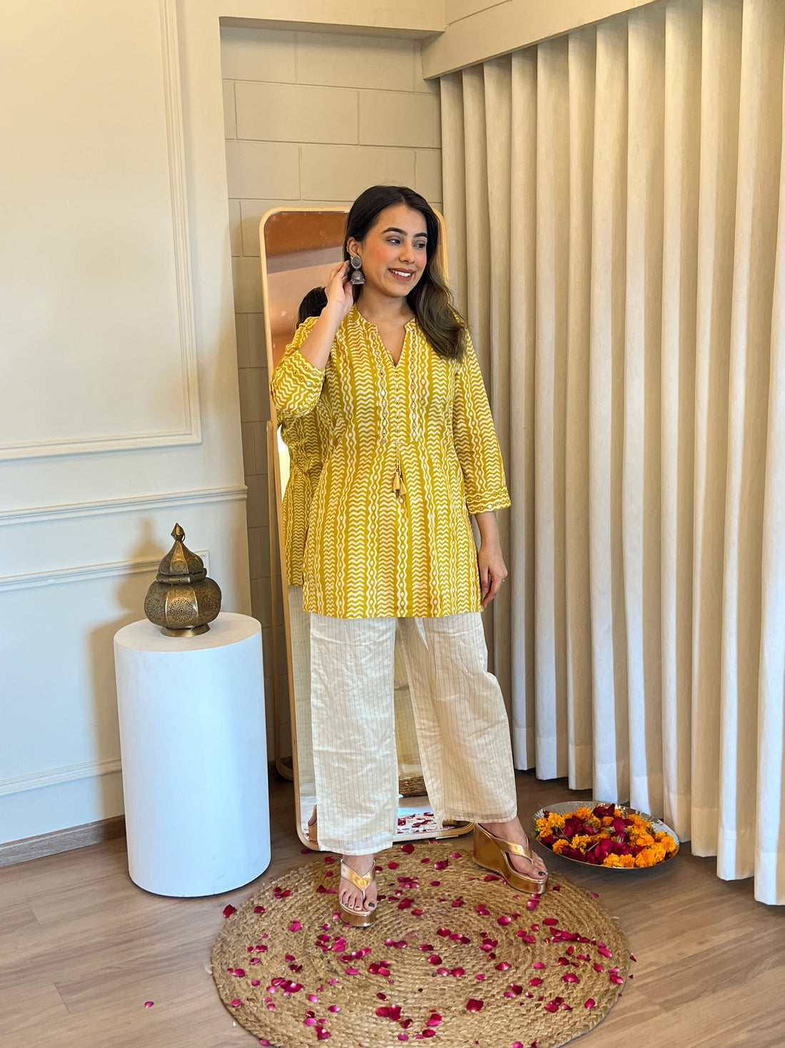 Latest Yellow Short Top for Women – Chic & Comfortable Fashion for Every Occasion