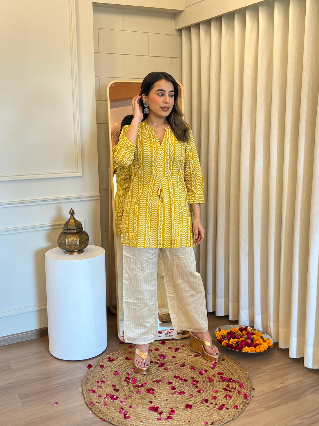Latest Yellow Short Top for Women – Chic & Comfortable Fashion for Every Occasion