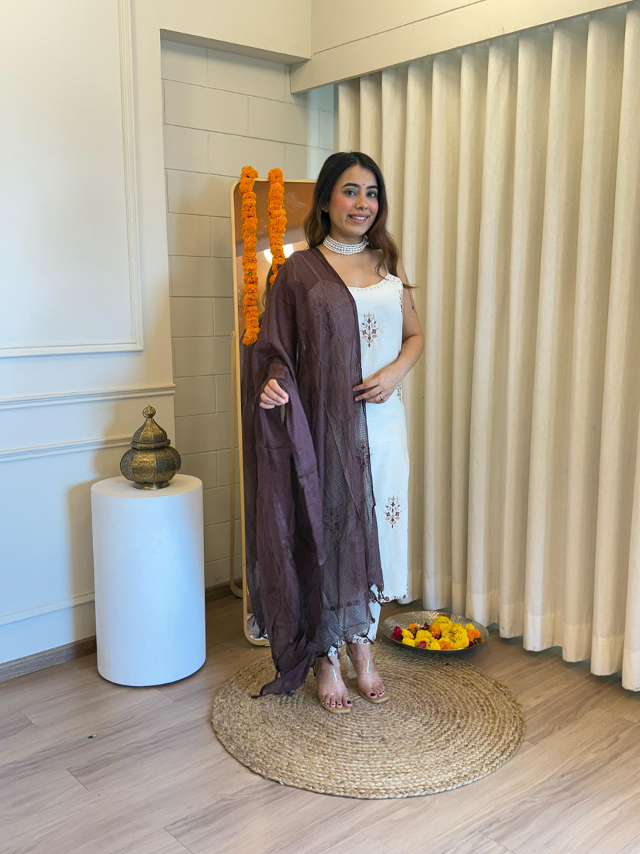 Premium White Dupatta Set for Women – Traditional Look with a Modern Twist