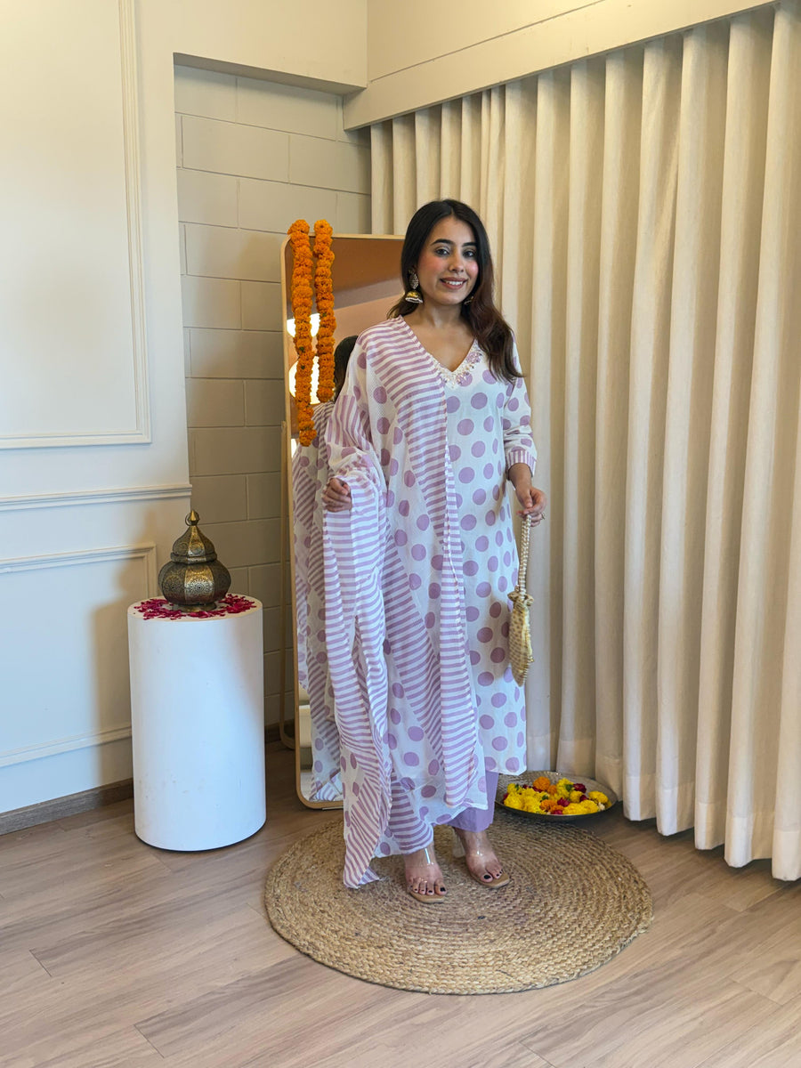Elegant White Dupatta Set for Women – A Timeless Ethnic Outfit for Every Occasion