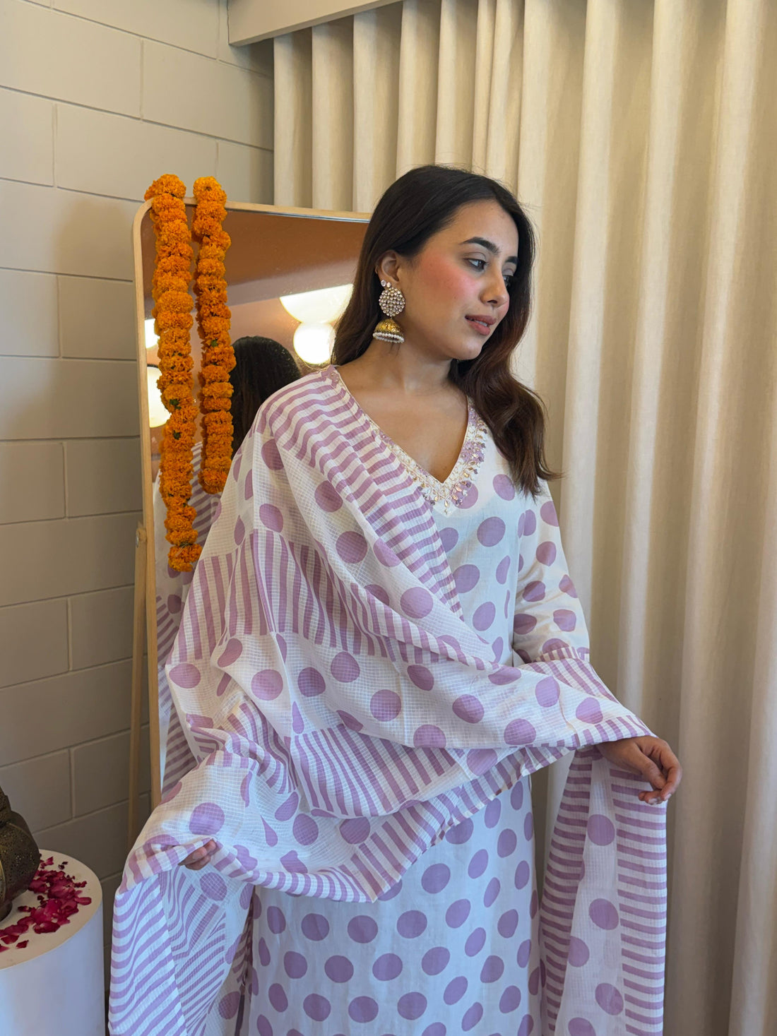 Elegant White Dupatta Set for Women – A Timeless Ethnic Outfit for Every Occasion
