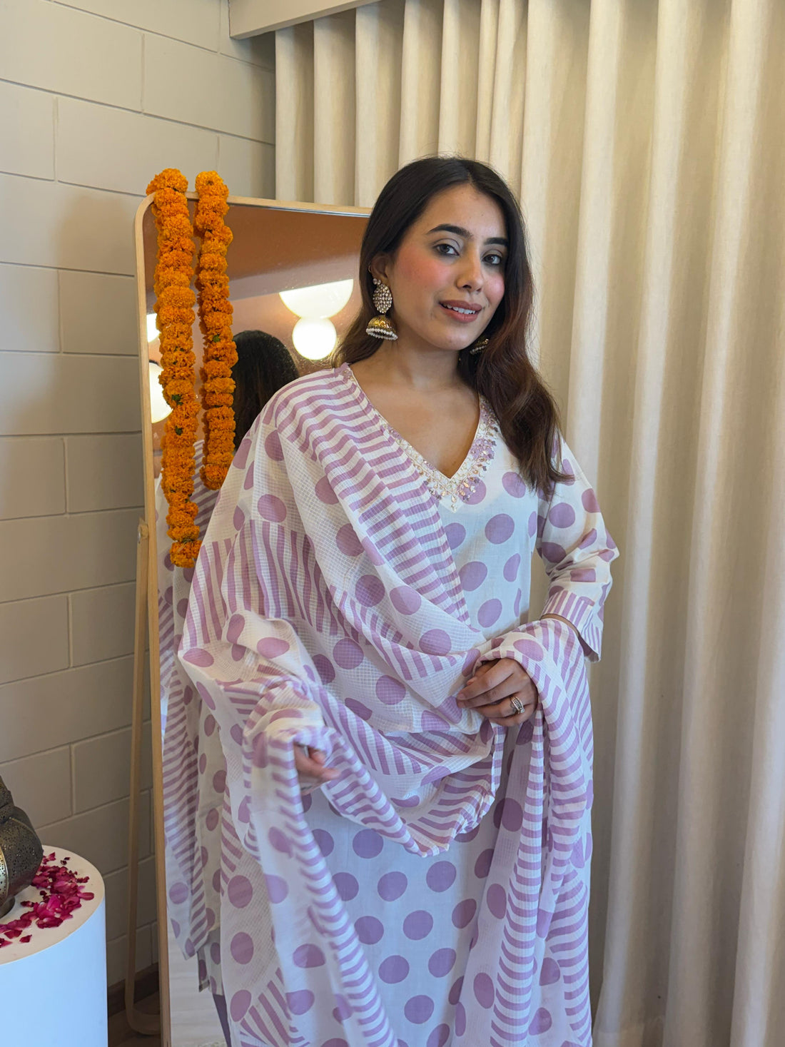 Elegant White Dupatta Set for Women – A Timeless Ethnic Outfit for Every Occasion