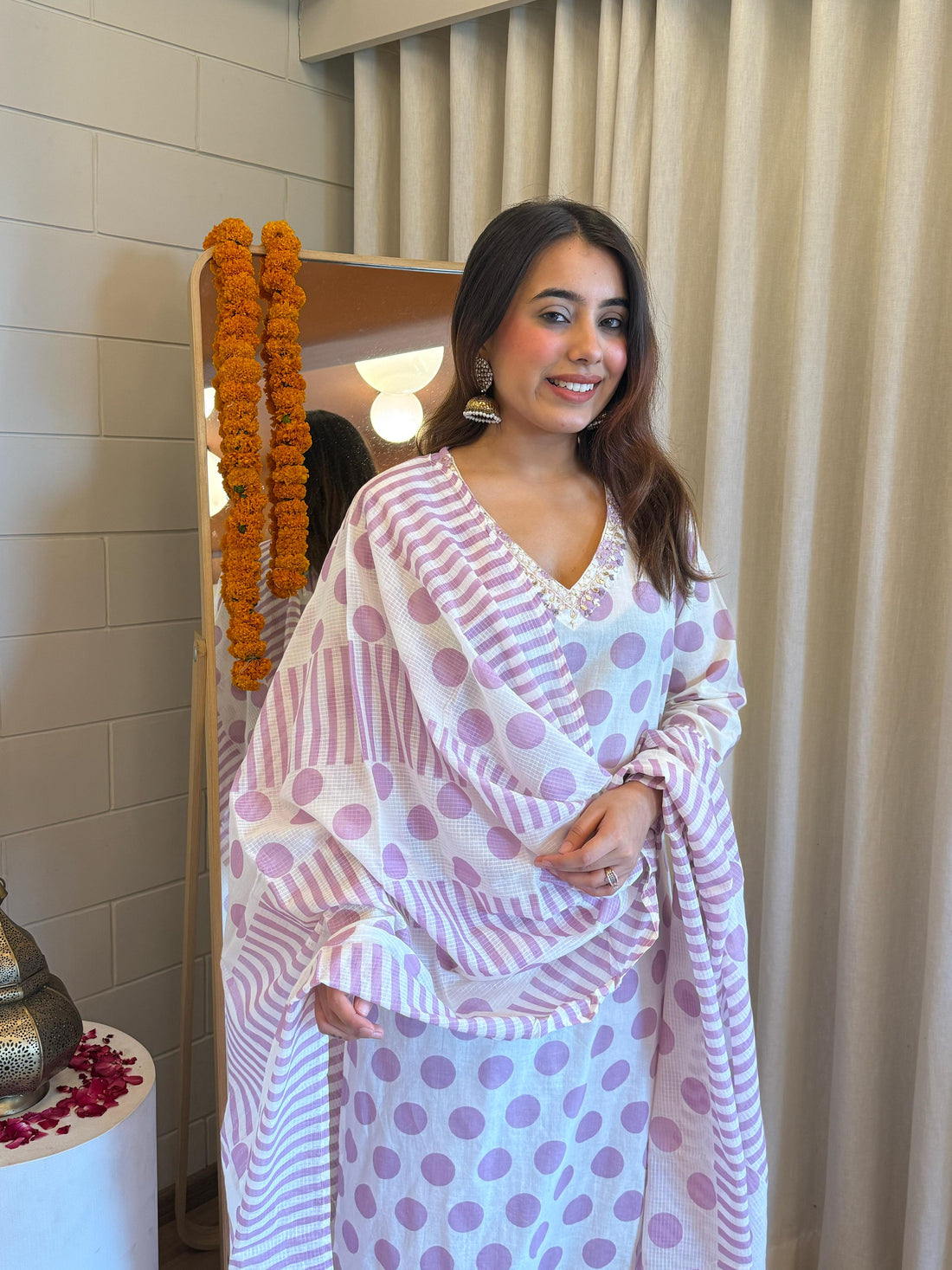 Elegant White Dupatta Set for Women – A Timeless Ethnic Outfit for Every Occasion