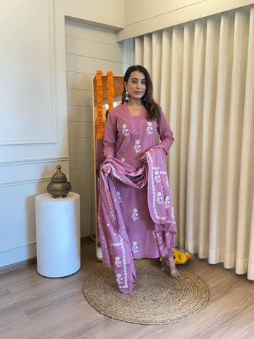Stylish Women’s Pink Dupatta Set – Traditional Outfit with Modern Appeal