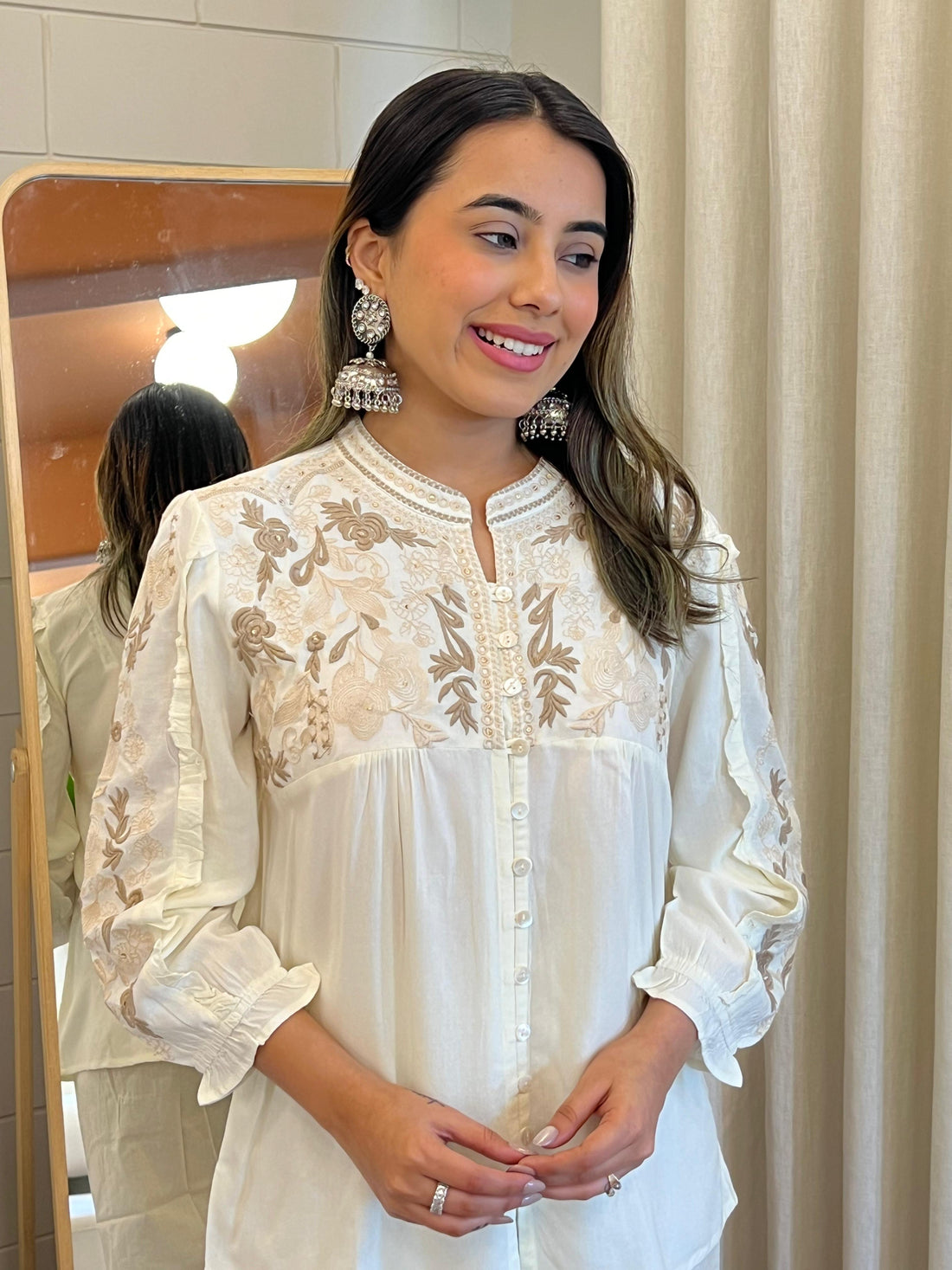 Latest White Short Top for Women – Chic, Modern & Easy-to-Style Fashion