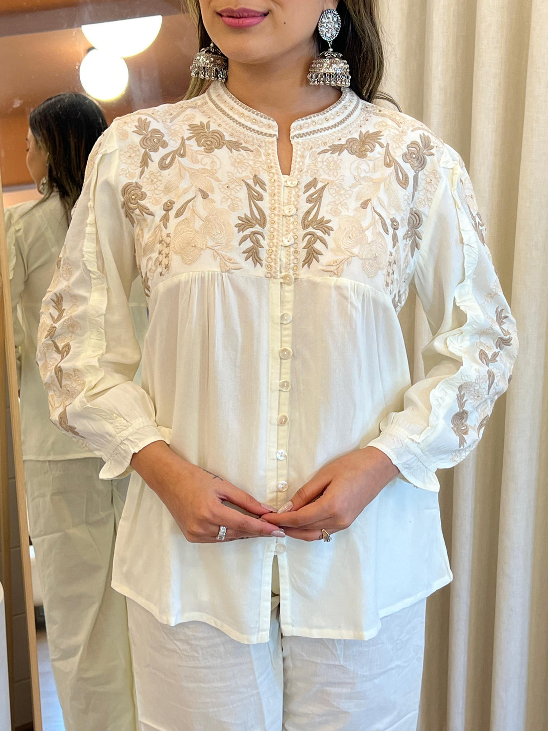 Latest White Short Top for Women – Chic, Modern & Easy-to-Style Fashion