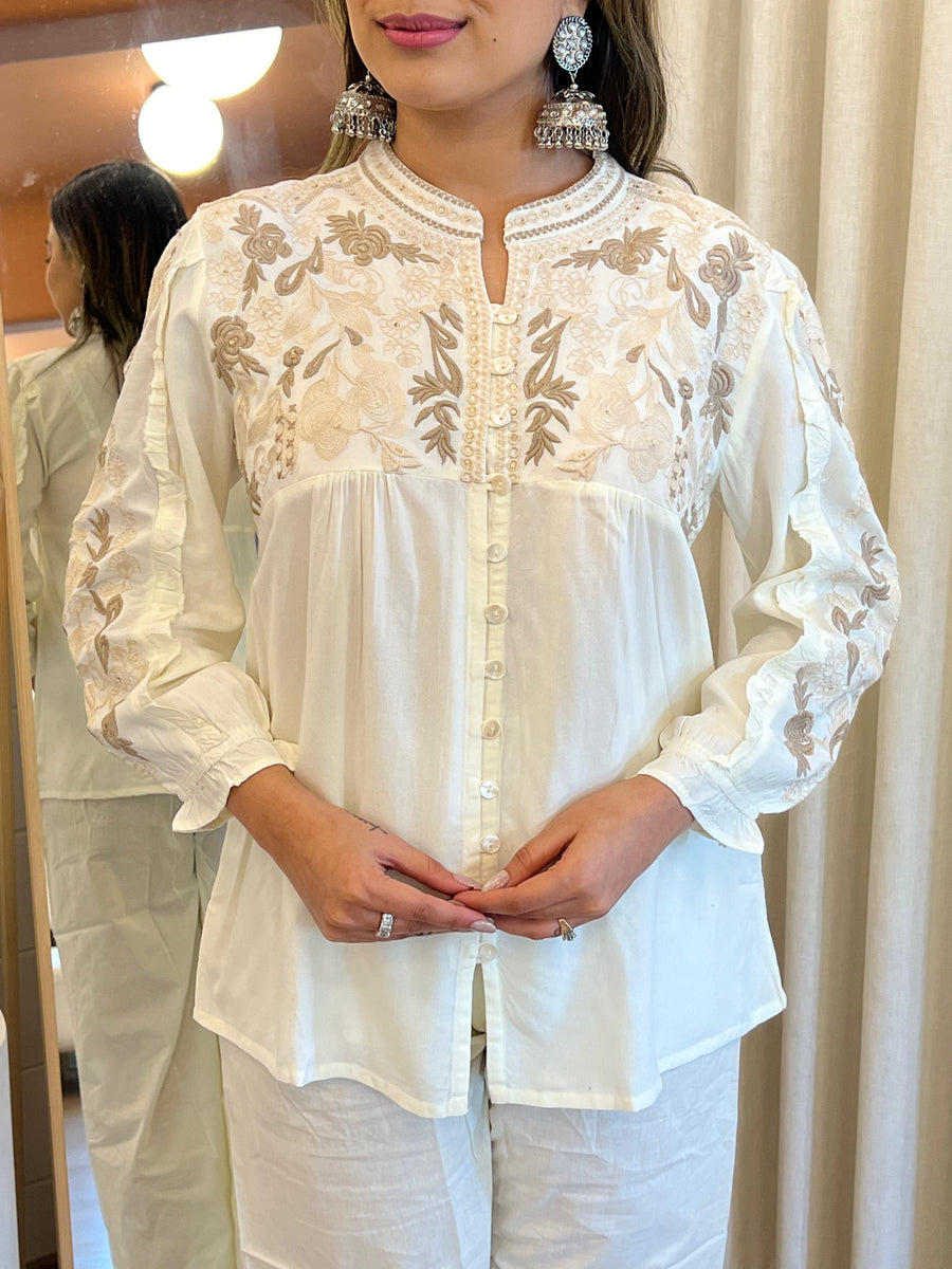 Latest White Short Top for Women – Chic, Modern & Easy-to-Style Fashion